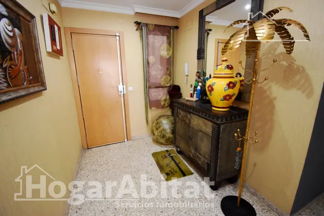 MUY AMPLIO CON GARAJE Y BALCÓN EN EL CENTRO — 33