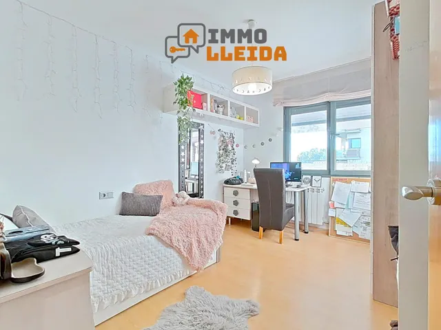 EXCLUSIVO Piso Parc de lAigua con gran terraza, parking y trastero — 12