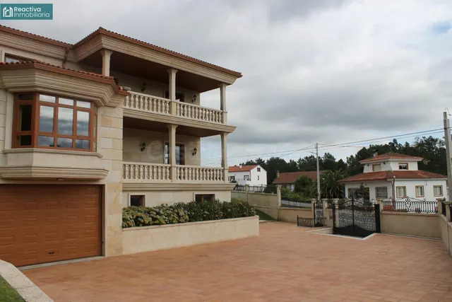 Chalet de piedra con finca en la afueras de Santiago de Comp - foto 5