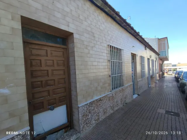 Casa de pueblo con jardin para reformar en Guardamar del Seg - foto 2
