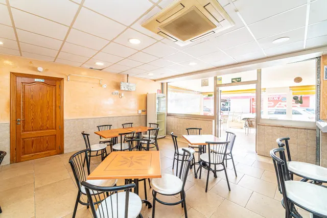 Local Comercial con terraza cerca del mar en el Puerto de Alcudia — 8