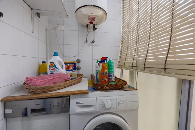 Amplio apartamento de 4 dormitorios en el corazón de Torrevieja — 18