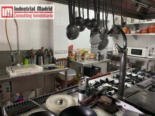 NEGOCIO FUNCIONANDO EN VENTA O ALQUILER — 4