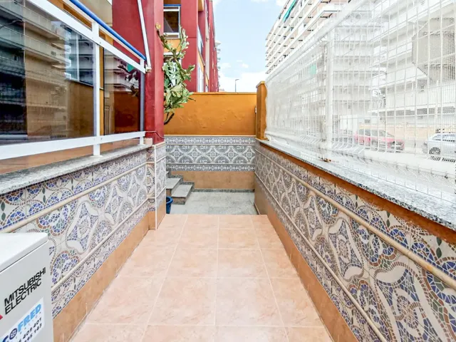 Planta baja con piscina y parking en primera linea de playa de Miramar — 26