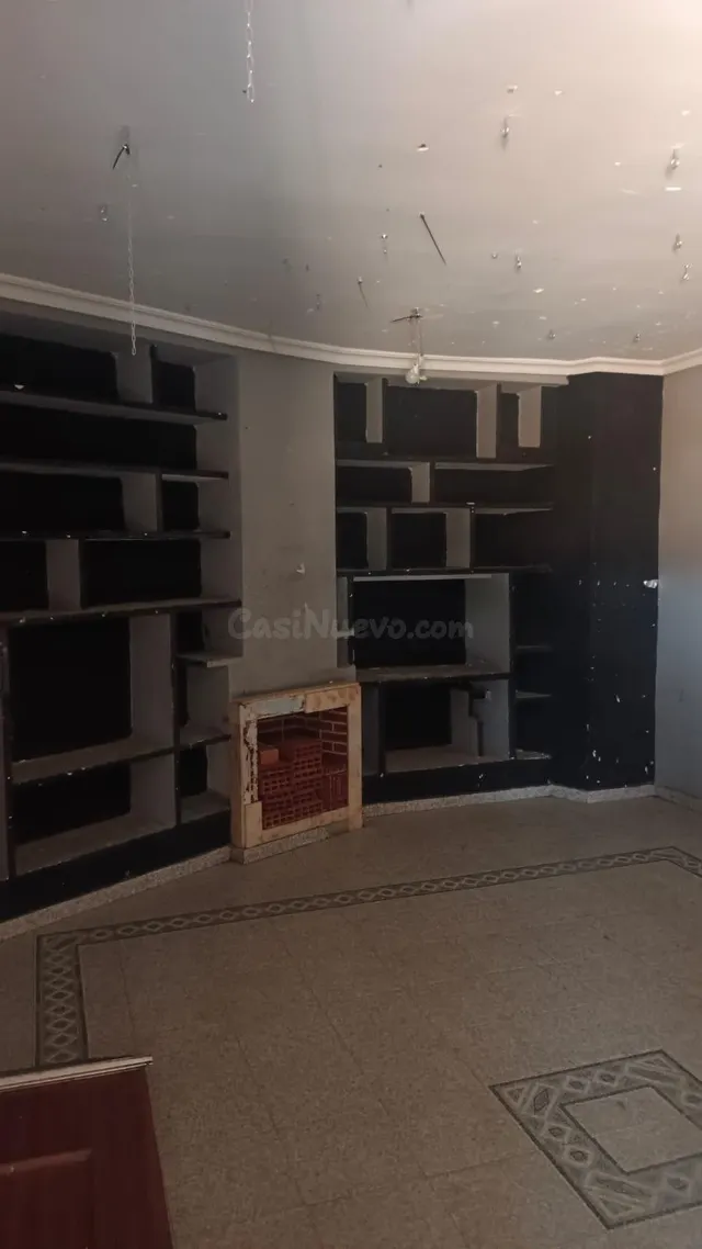 Amplio Piso en Villaverde Alto: Oportunidad Única para Reformar — 2