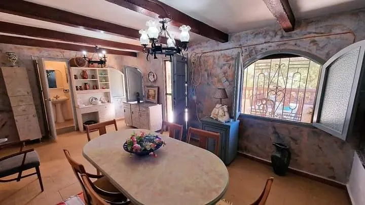 GRAN CORTIJO A LA VENTA EN GUAINOS