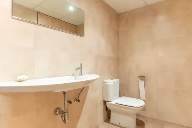 ¡GRAN OPORTUNIDAD DE INVERSIÓN EN ALICANTE!   ✨ Local de gran superficie con potencial para proyecto residencial — 11