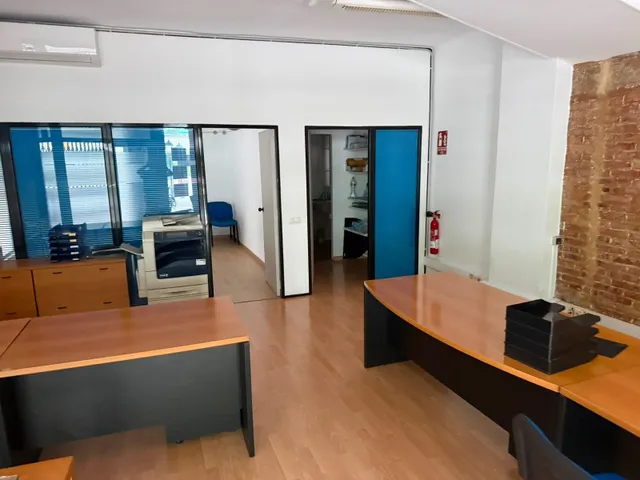 LOCAL COMERCIAL EN VENTA O ALQUILER — 7