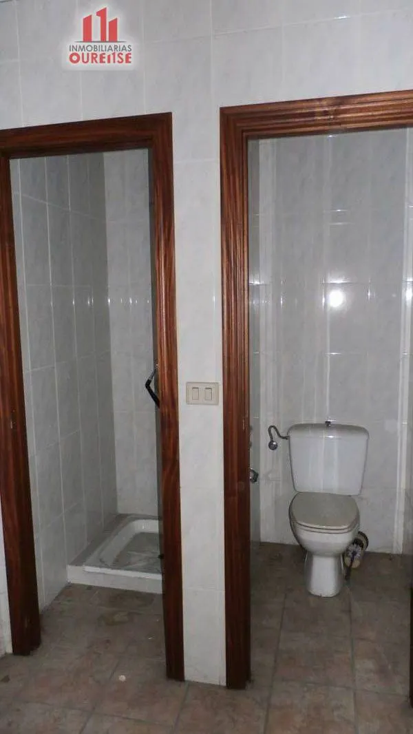 AMPLIO LOCAL COMERCIAL EN EL VEINTIUNO — 10
