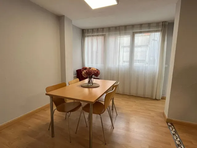 SANTANDER ALQUILO BONITO PISO JULIO Y AGOSTO — 6
