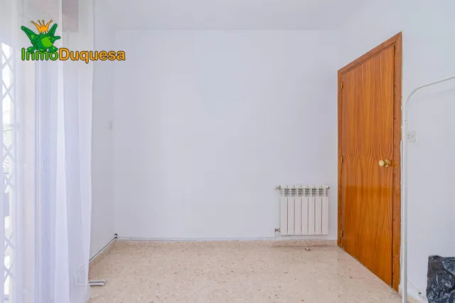 Casa de 7 dormitorios en La Zubia. (Con patio de 16 m2). — 21