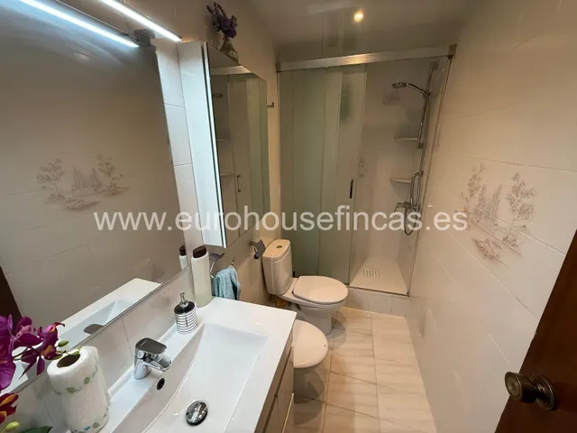 ¡Descubre tu nuevo hogar en este encantador piso de 3 habitaciones! — 18