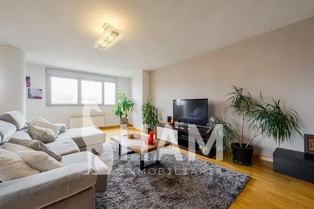Habitación en C/ Clavel, 8 — 30