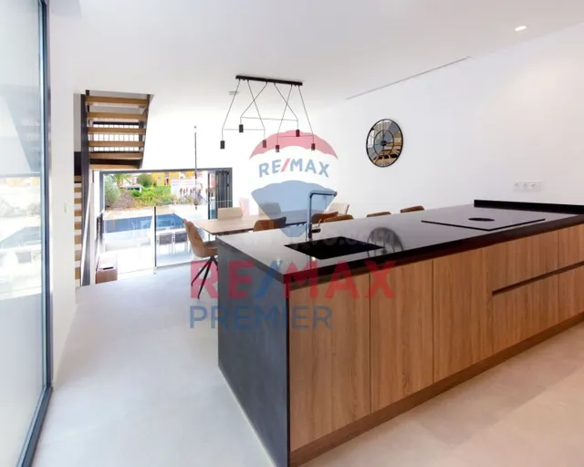 Una nueva y preciosa villa, en una urbanización privada exce - foto 4