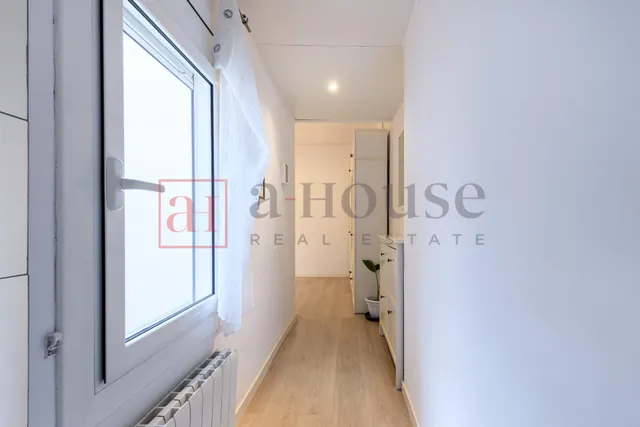 Piso listo para entrar a vivir con balcón en sant gervasi — 26