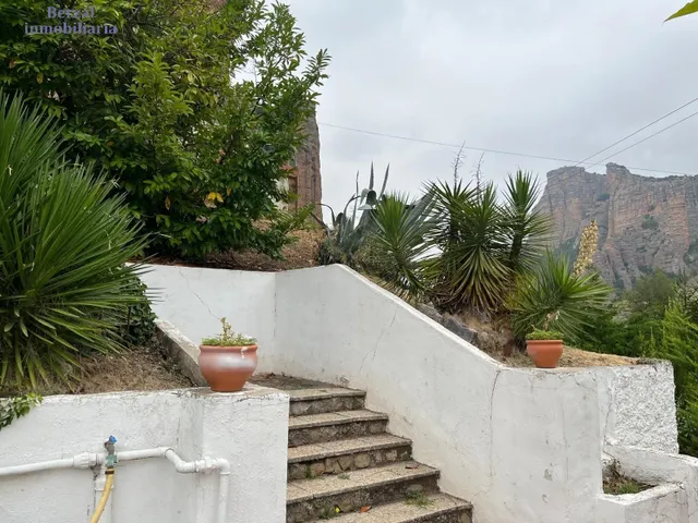 Casa en parcela de casi cuatro mil metros, con piscina, jardin, maravillosas vistas. — 24