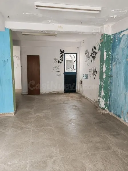 ¡OPORTUNIDAD DE INVERSIÓN! LOCAL EN VENTA A REFORMAR EN EL C - foto 3