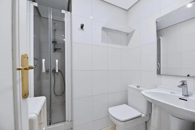 Amplio Piso en Venta en Ciudad Universitaria, Madrid - ¡Oportunidad Única! — 21