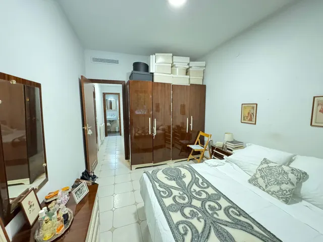 PISO DE 4 habitaciones Y DOS BAÑOS EN LA CALLE CALABRIA CERCA DEL SAGRADO CORAZÓN — 22