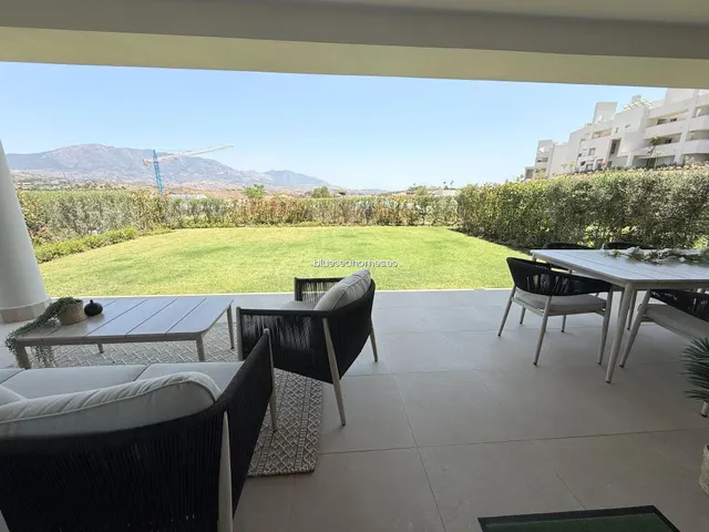 Venta de piso con tres dormitorios en Mijas Costa, Málaga, C - foto 2