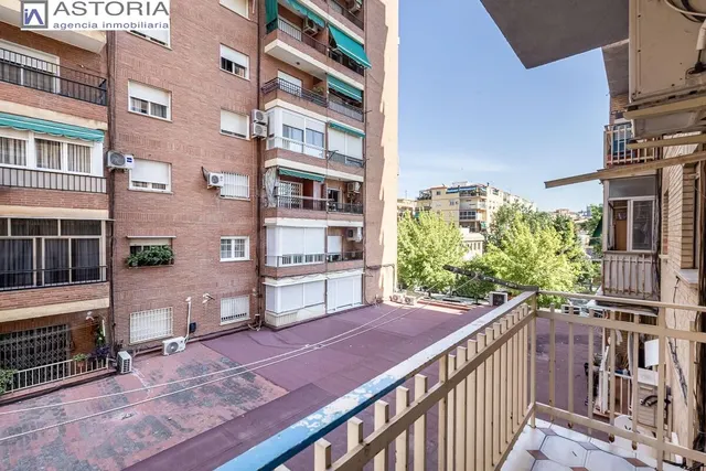 Piso de 3 dormitorios con terraza en plena zona Fontiveros — 5