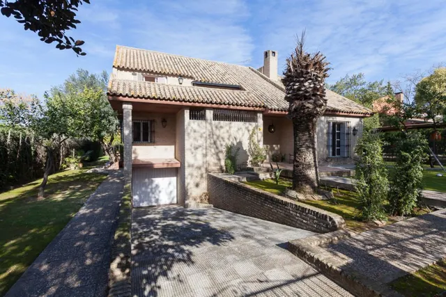 Magnífico chalet en al Aljarafe sevillano — 4