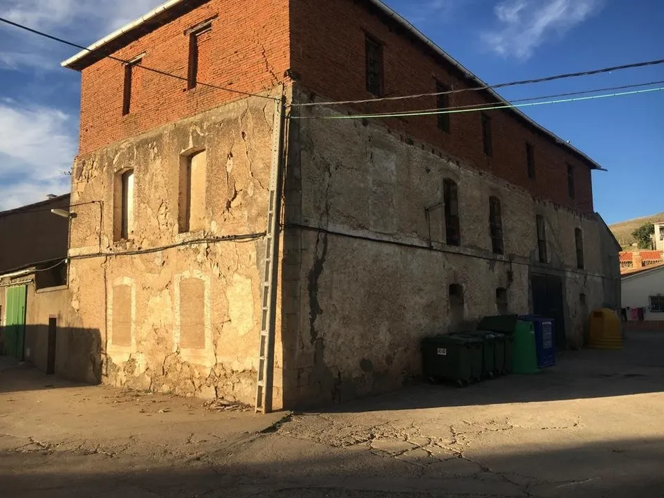 Venta de edificio en Matilla de los Caños