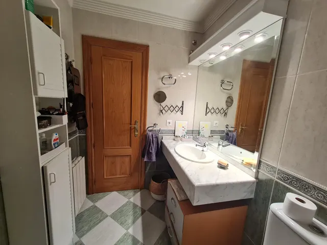 Chalet adosado en alquiler con terraza, piscina y dos plazas de garaje junto al Paseo de Zorrilla — 23