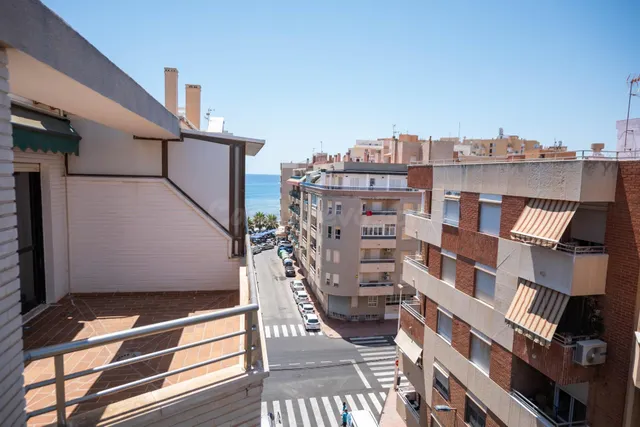 Ático reformado con vistas al mar