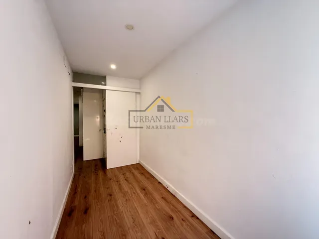 Piso amplio de tres habitaciones para dejar a tu gusto. — 3