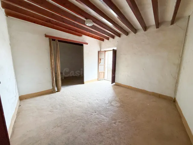EMBLEMATICO EDIFICIO EN MANCOR DE LA VALL - foto 5
