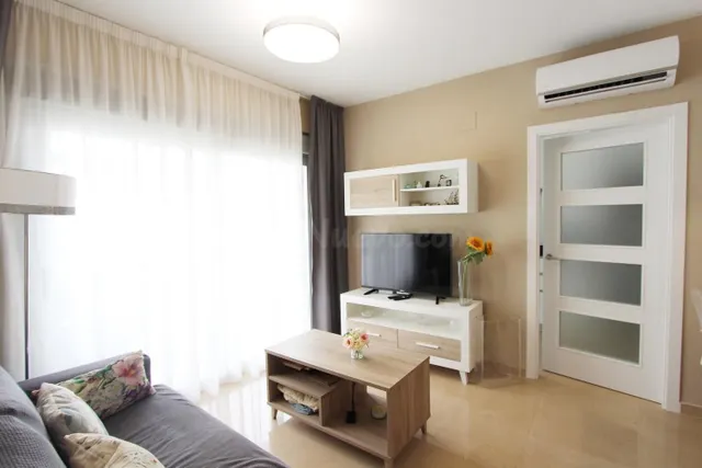 REF. 1853_APARTAMENTO EN 8º PLANTA CIUDAD JARDÍN II CON GARA - foto 5