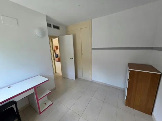 2 DORMITORIOS 1 BAÑO — 11