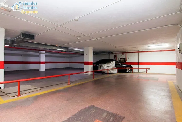Camino de Ronda cercano a Caleta. Plaza de garaje en venta con acceso en rampa a 15.000€ cada una. A — 14