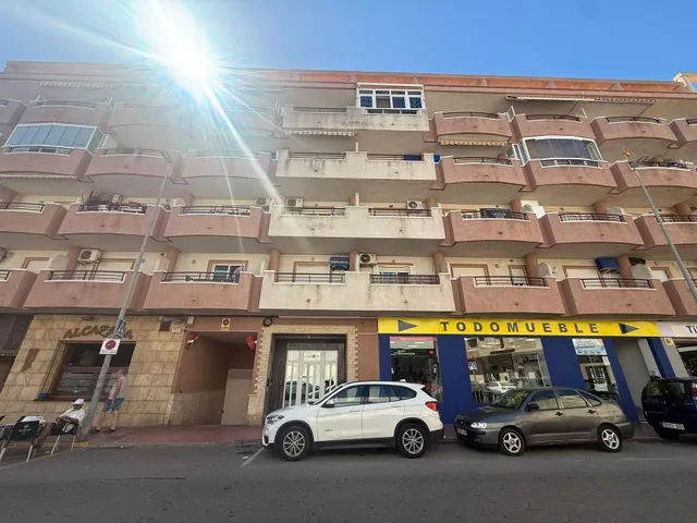 Piso impecable zona Mercadona con garaje y trastero — 33