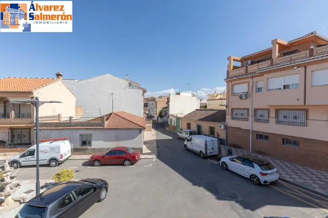 Casa en Armilla con terraza, patio y amplia cochera — 26