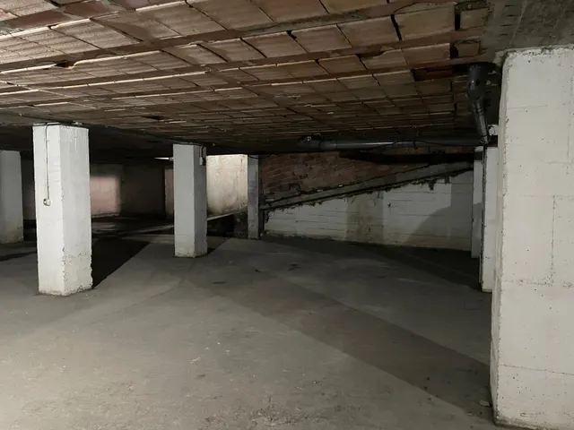 SE VENDE PLAZA GARAJE DOBLE — 8
