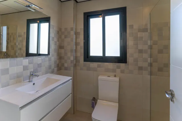 Chalet pareado con garaje, piscina y jardin — 28