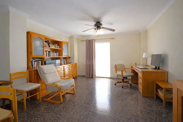 Casa de pueblo con terraza y garaje en Muro - foto 3