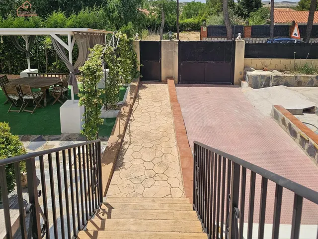 Espectacular Chalet en con Piscina en Nuevo Chinchón: 2 vivi - foto 5