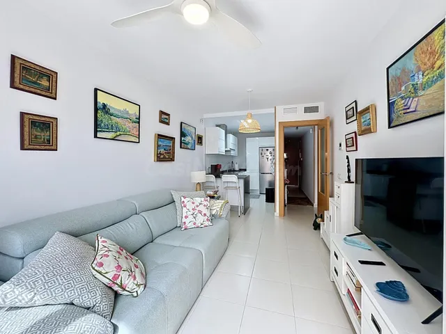 Ático con solárium privado a 500 m del mar, amueblado y list - foto 2