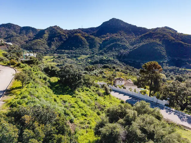 Terreno exclusivo en Benahavís para proyecto residencial úni - foto 2