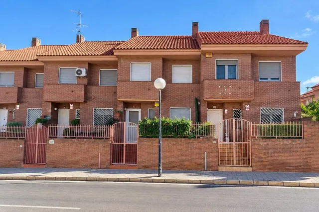 Adosado en venta en Barrio Divina Pastora – Tómbola — 35