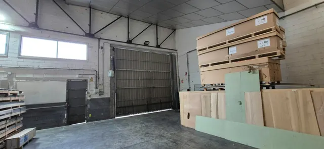 NAVE INDUSTRIAL EN RUBÍ — 10