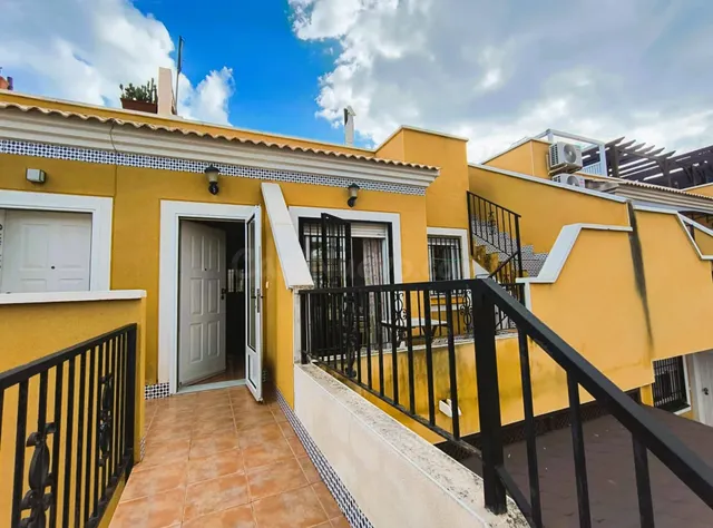 VENTA DE EXCLUSIVO BUNGALOW ÁTICO CON ESPECTACULAR TERRAZA — 4