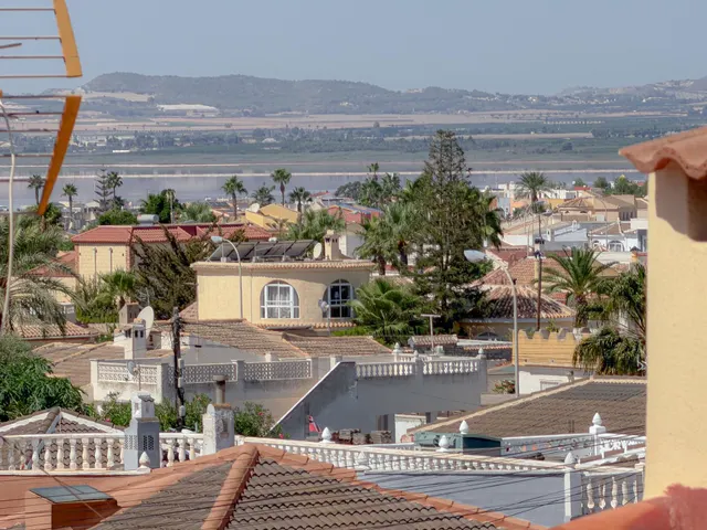 Exclusivo Adosado con excelente diseño y 2 amplias terrazas + solarium privado con vistas despejadas ( Sin gastos de comunidad ) — 42