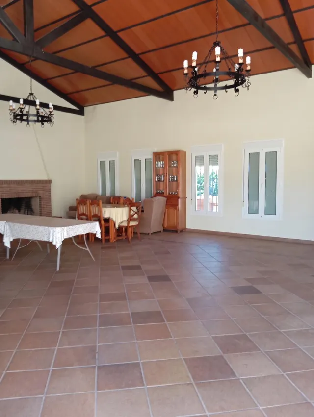 Villa de lujo con finca de 3.500 m2, piscina, casa de invitados y caballeriza — 28