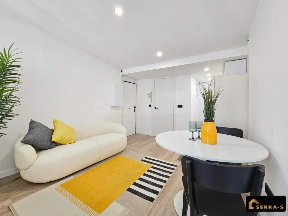 Ático con encanto y fantástica terraza privada en el centro de Barcelona