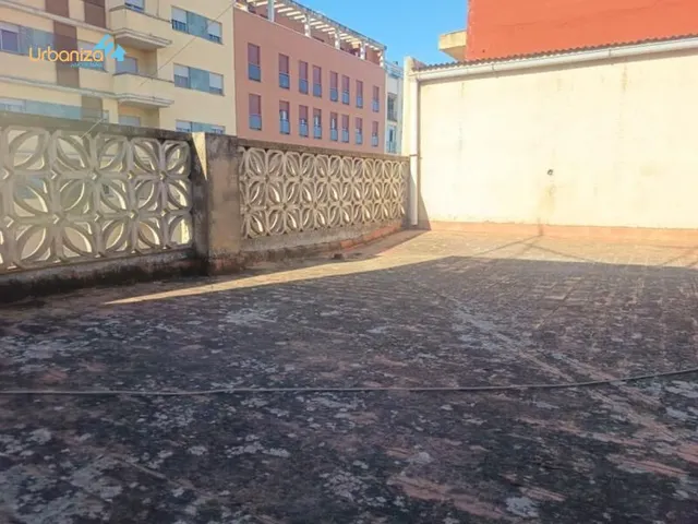 Amplia Casa en María Auxiliadora, Badajoz - Oportunidad Única por €429,000 — 24