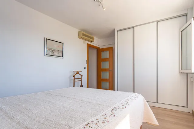 Piso en venta en Caleta de Vélez junto al mar — 26